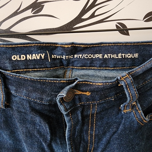 Old Navy Athletic Fit Blue Jeans (33 x 30) - Picture 2 of 3